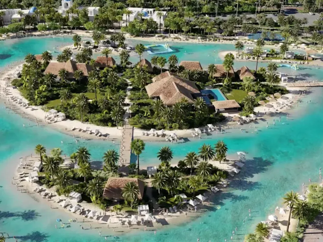 LAGOON VIEWS: ELEVATED LIVING INSPIRED BY THE MEDITERRANEAN